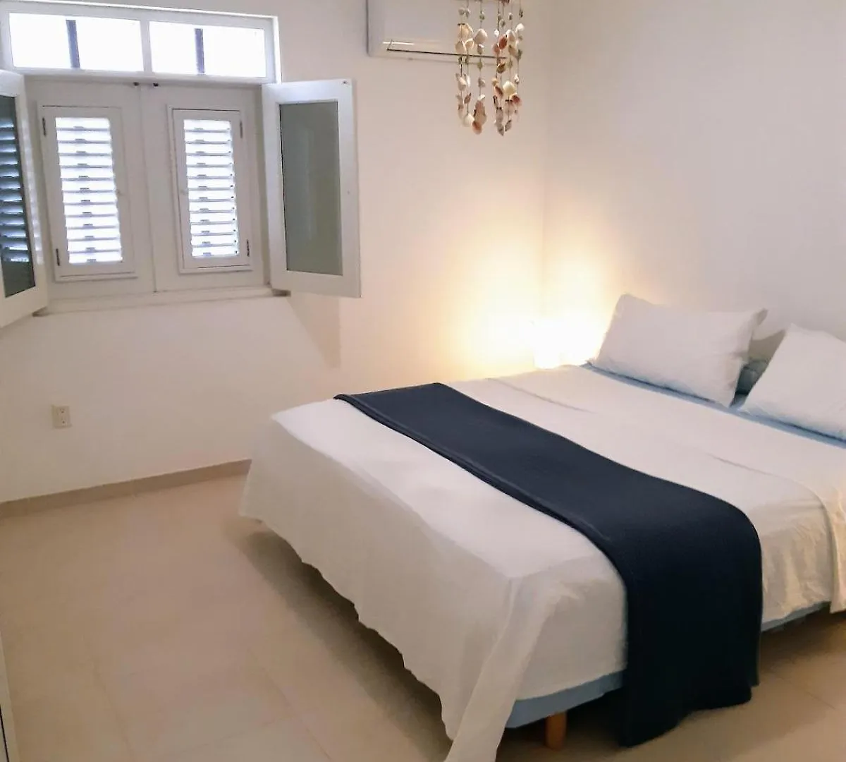 Luxury Oceanfront Elegancia Apartment Kralendijk