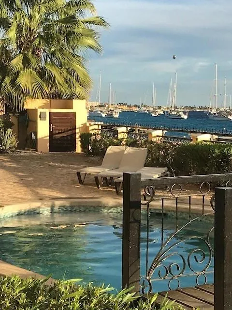 Luxury Oceanfront Elegancia Apartment Kralendijk