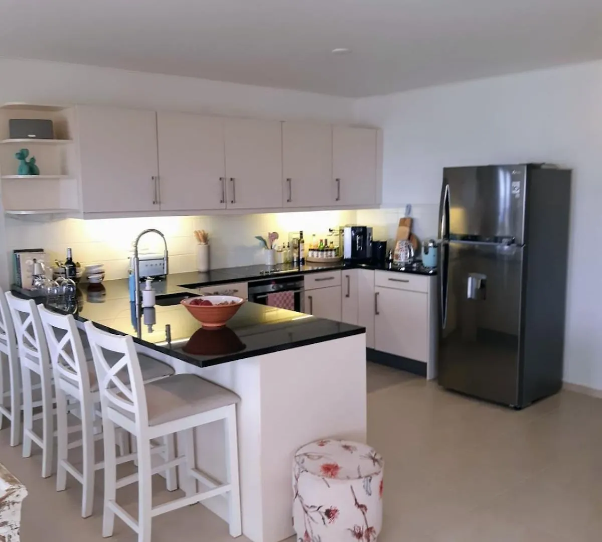 Luxury Oceanfront Elegancia Apartment Kralendijk